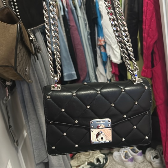 Small black miu miu - Picture 2 of 2